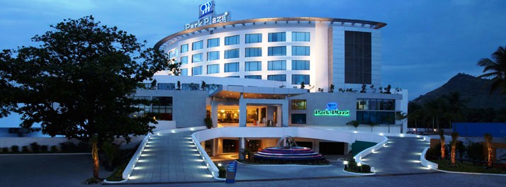 Park Plaza - Salem 01.jpg